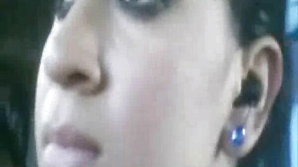 Horny brunette GF ជិះ Dick រឹងនៅក្នុងទីតាំង cowgirl