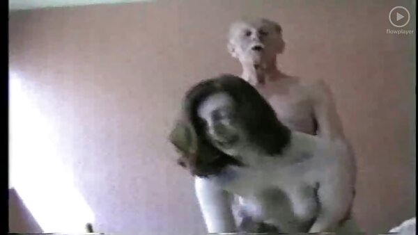 Svelte brunette hoe Suzy Black ម្រាមដៃរបស់នាង poontang តែម្នាក់ឯង