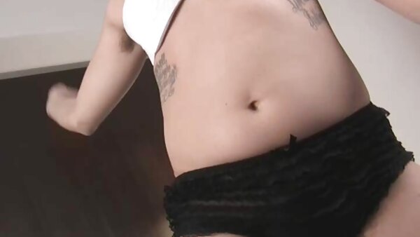 BBC fucks ពង្រីករន្ធគូថ និងបំពង់កជ្រៅរបស់ Bella Bellatrix